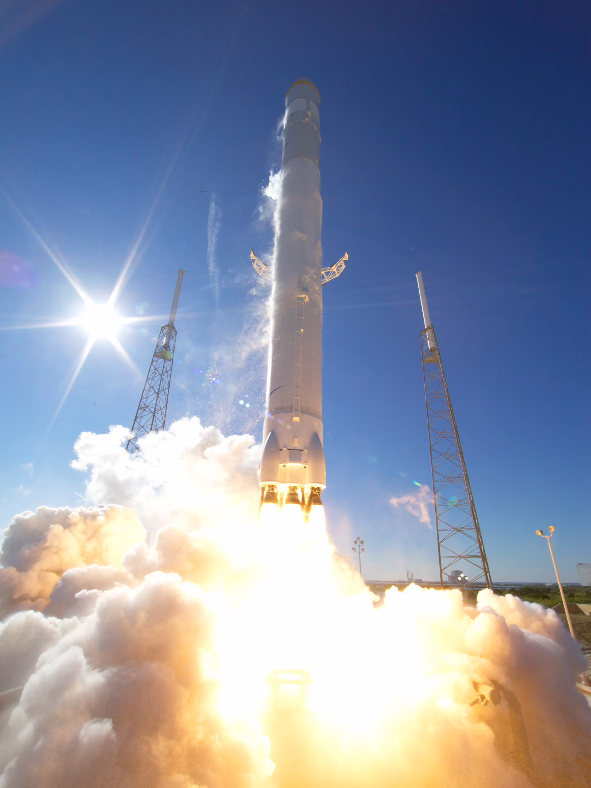 How SpaceX’s Falcon 9 Pushes a 15,000-lb Satellite to Geostationary Orbit