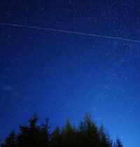 Starlink Passes 7,000 Satellites — and What That’s Doing to the Night Sky