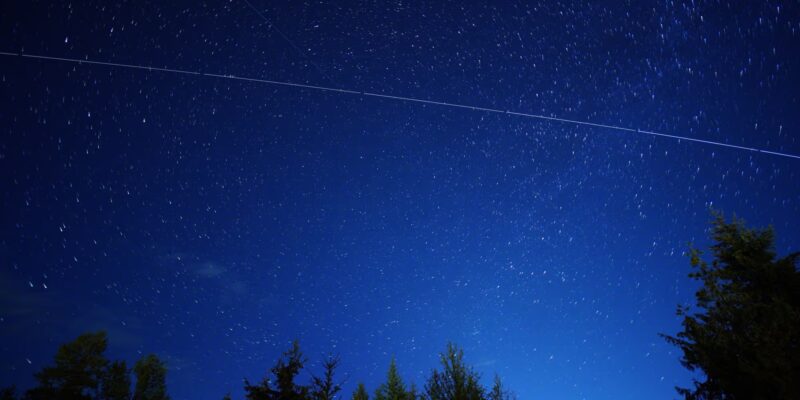 Starlink Passes 7,000 Satellites — and What That’s Doing to the Night Sky