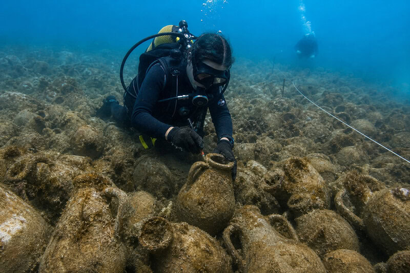 Ancient Shipwreck With 650 Amphorae Found Intact Off Andros After 2,400 Years