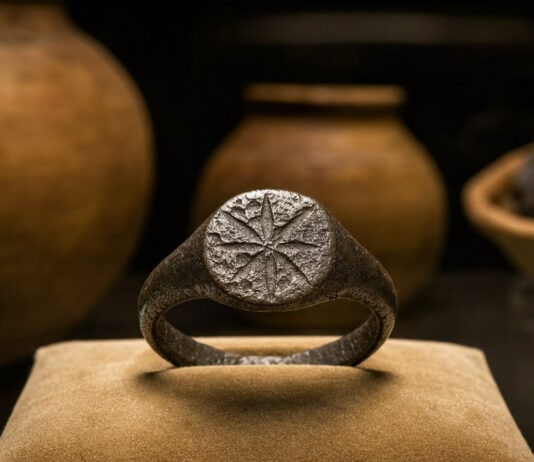 Ancient Greek Elites Wore Meteorite Rings as Status Symbols 3,000 Years Ago