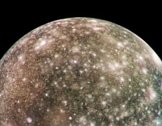 JWST Finds Ancient CO2 Trapped in Callisto’s Billion-Year-Old Craters