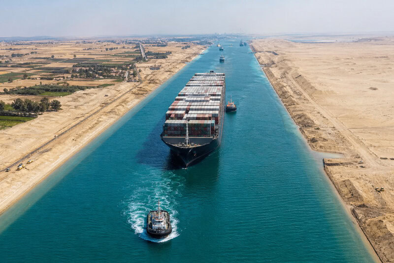 Global Shipping Chokepoints: 5 Straits That Could Crash the Economy