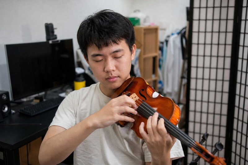 Blind Musicians Learn Strings by Touch — Science Is Now Designing for That