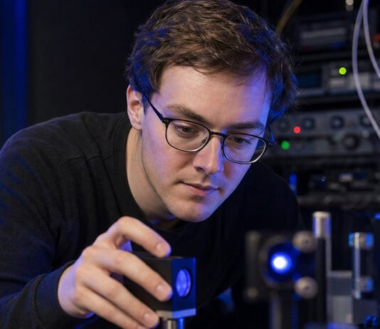 Chip-Scale Lasers Could Finally Run Relativity Tests in Orbit