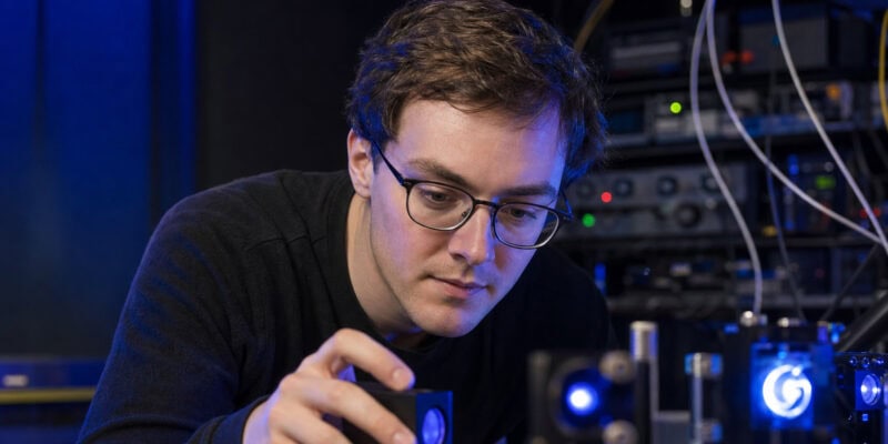 Chip-Scale Lasers Could Finally Run Relativity Tests in Orbit