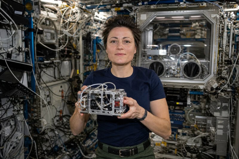 Chip-Scale Lasers Could Finally Run Relativity Tests in Orbit