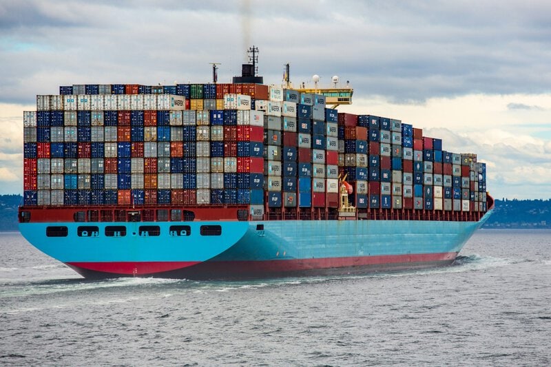 Global Shipping Chokepoints: 5 Straits That Could Crash the Economy