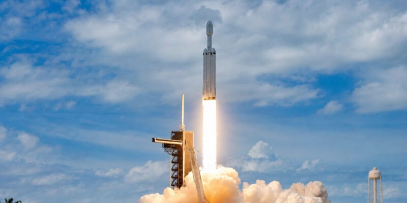 SpaceX Launches 3 Giant BlueBird Satellites to Kill Cellular Dead Zones
